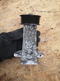 фото thumb №1, Grand cherokee wk2 ролик кронштейн 6.4