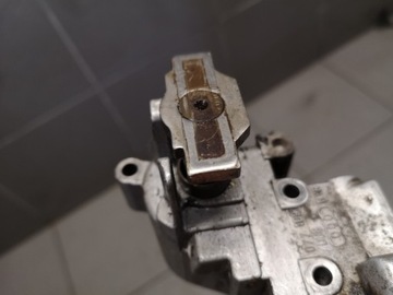 фото thumb №5, Натяжитель распределительный вал правый audi a8 d2 4.2 077109088c