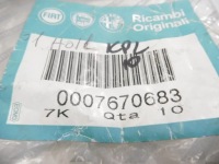 фото thumb №9, Зажим крючок клипса полки багажника fiat alfa romeo lancia fca oem номер 7670683