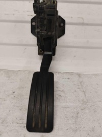 фото thumb №1, Педаль газа потенциометр dacia logan 8200386506