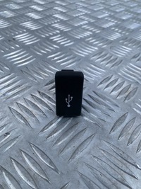 фото thumb №1, Штекер разъём usb honda hr-v ii 15-