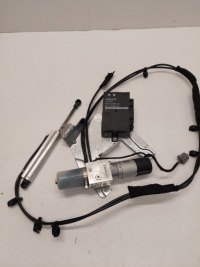 фото thumb №1, Механизм подъёма крышки volvo v70 iii 31218393