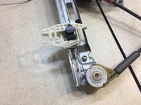 фото thumb №10, Підйомник вікна праві перед peugeot 206 5d