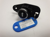 фото thumb №1, Dodge challenger 15- кнопка заливной топлива