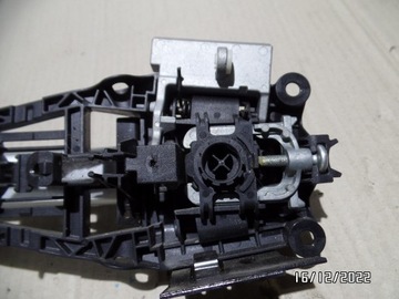 фото thumb №16, Ручка дверь правая opel astra iv j 14096401 rh