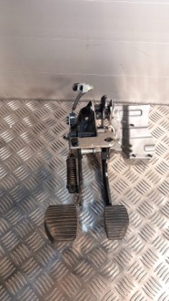 фото thumb №1, Педаль зчеплення i гальма peugeot 207 1,4 2011r.