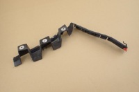 фото thumb №8, 13179903 направляющая кронштейн бампера левый задняя оригинальный номер opel corsa d s07 2007 - 2014