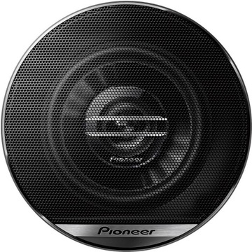 2-полосные автомобильные динамики Pioneer диаметром 10 см и мощностью 210 Вт.