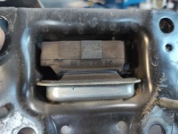 фото thumb №1, Peugeot 2008 1.6 hdi подушка кронштейн коробки автоматическая коробка передач