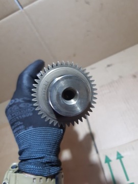 фото thumb №6, Audi q7 4.2 tdi btr вал распределительный вал всасывающий левый 057101bl