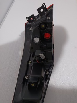 фото thumb №6, Toyota camry viii 2017- лампа праві зад pół led чорний засіб оригінал eur