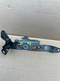 фото thumb №1, Ковзун тримач крила лівий audi a4 b9 оригінал