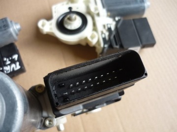 фото thumb №6, Двигунчик скла лівий зад vw touran i 1 1k0959703b