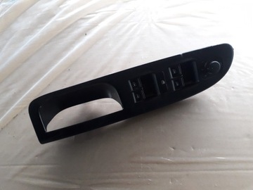 фото thumb №1, Панель стёкла левый перед vw passat b6 3c1867171b