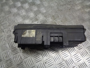 фото thumb №3, Коробка запобіжників vectra c 2.2 dti 13112918