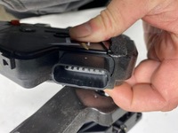 фото thumb №4, Замок дверь левый задний kia venga 09-19 7 pin 81410-1p020