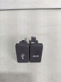 фото thumb №1, Honda jazz iv роз'єм usb aux 15-