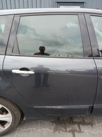 фото thumb №1, Двері правий задня renault scenic iii 3 teb66 2010 rok