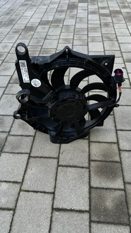 фото thumb №1, Вентилятор правый porsche taycan