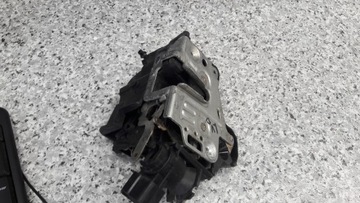 фото thumb №8, 2087200135 замок лівий перед mercedes clk 200 3d