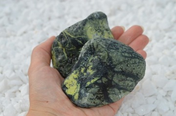 ГАЛЬКА ЗЕЛЕНАЯ GREEN&BLACK STONE GARDEN 2-4 см 25кг
