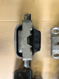 фото thumb №6, Audi a3 8p 1.6 кронштейн подушка коробки 1k0199555l