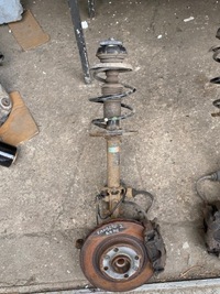 фото thumb №1, Поворотний кулак права перед sandero ii stepway 0,9 tce