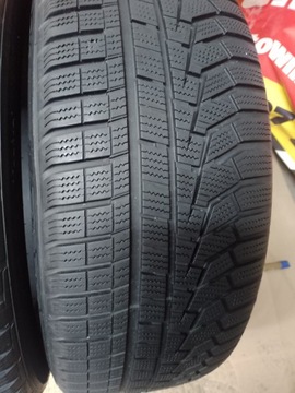 Hankook Winter i*cept evo2 SUV W320A 235/55R19 105 В
