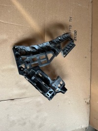 фото thumb №1, Porshe macan напрямна бампера лівий задня 2021r