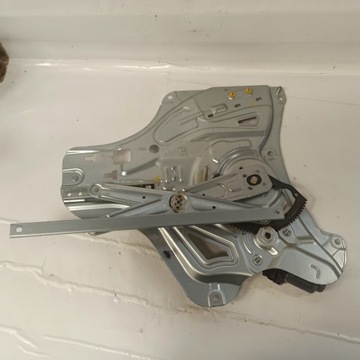 фото thumb №16, Hyundai ix35 підйомник скло праві перед 4 pin eu 81320-2y000