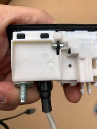 фото thumb №5, Audi q3 2011-18 камера заднего вида оригинал комплект + кронштейн