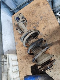 фото thumb №1, Toyota corolla verso ii 2.2 d-cat mcperson амортизатор лівий перед передній