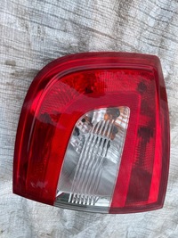 фото thumb №1, Лампа задня skoda rapid 5jh945257 ліва