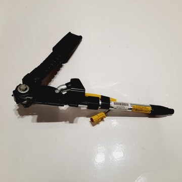 фото thumb №1, Honda civic viii ufo натягувач ременя безпеки лівий