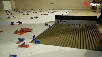 Plasko SOLID 12 зубчатый шпатель с чехлами 300мм