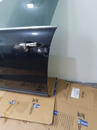 фото thumb №4, Двері ліва передні levante