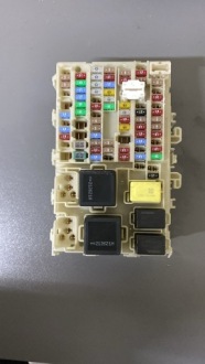 Купить Renault megane v e-tech коробка предохранителей ideał 243802061r, фото thumb