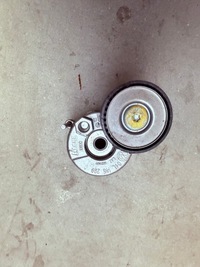 фото thumb №1, Vw transporter t6 ролик ремінь розподільного валу 04l145299....