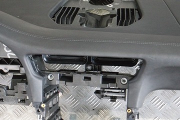 фото thumb №6, Чорна консоль панель шкіра porsche 991 turbo s рестайлінг d32