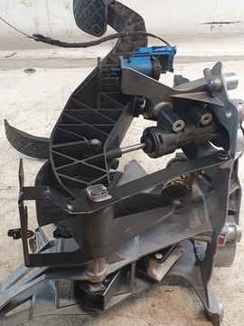 фото thumb №13, Педали комплект каркас оригинальный номер 4f1721117b eu audi a6 c6 sedan 2.0tdi 05r.