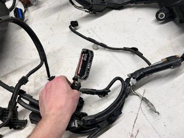 фото thumb №10, Rav4 v гибрид 4x2 жгут установка камеры двигателя полный led