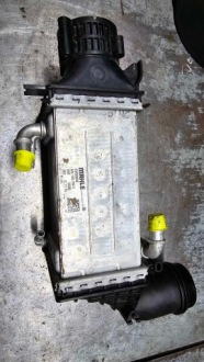 Радиатор интеркулер vw audi skoda 04e 785e Оригинал, фото thumb