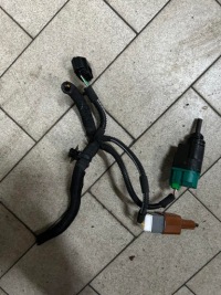 фото thumb №1, Датчик выключатель стоп renault clio v 253203383r