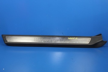 фото thumb №1, Mercedes e w207 накладка пороговая планка правая