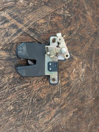 фото thumb №9, Замок крышки багажника vw passat b5 sedan 3b5827505