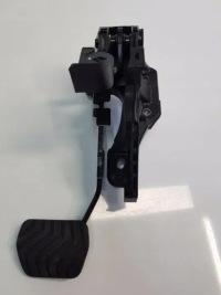 фото thumb №1, Педаль гальма автоматична коробка передач captur ii 465013026r eu 19r