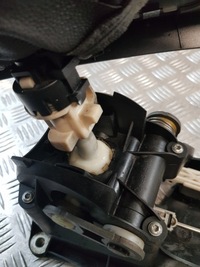 фото thumb №12, Выборщик домкрат изменения коробки передач 6 передача 090280101 opel astra h 1.9cdti