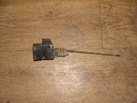 фото thumb №1, Замок амортизатор кришки заливання пального land rover discovery 2 ii