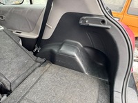 фото thumb №1, Обшивка багажника правий toyota yaris ii