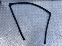 фото thumb №1, Прокладка стёкла дверь правый перед aygo x 22-